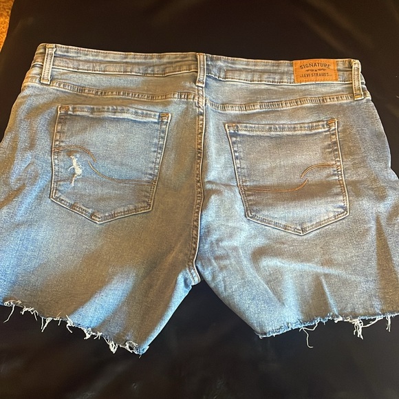 Levi’s cut offs - Picture 2 of 2